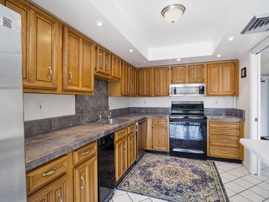 Enjoy easy living in this charming first-floor 2-bedroom - photo 11