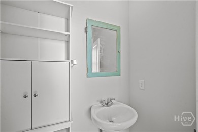 Welcome to 72 Knotty Court in Richmond Hill, where thoughtful - photo 34