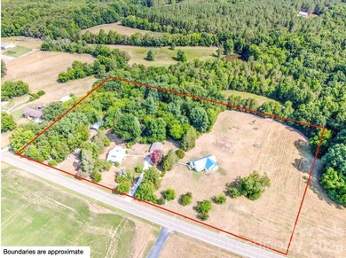 Incredible opportunity to own this haven of an oasis and to - photo 2