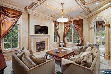 Introducing the Elden Manor - A breathtaking European-inspired - photo 11