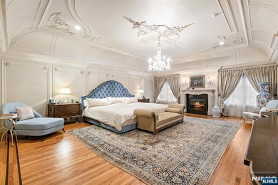 Introducing the Elden Manor - A breathtaking European-inspired - photo 13