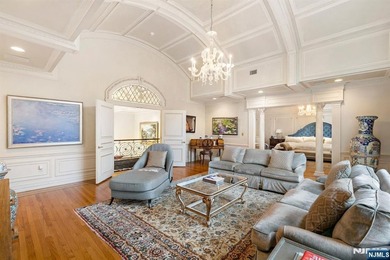 Introducing the Elden Manor - A breathtaking European-inspired - photo 14