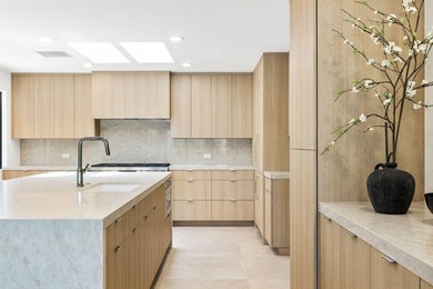 A must-see extraordinary home, now offered at a phenomenal price - photo 18