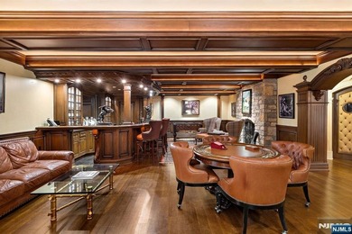Introducing the Elden Manor - A breathtaking European-inspired - photo 22