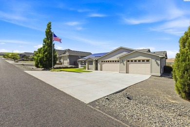 MLS# 293773 Perched on over half an acre, this stunning - photo 4