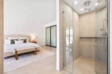 A must-see extraordinary home, now offered at a phenomenal price - photo 38