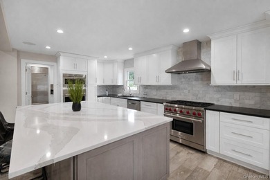 Stunning Fully Renovated Colonial Located In The Highly - photo 2