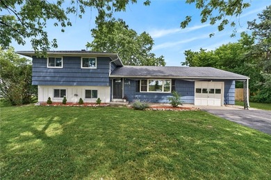 Welcome home to this spacious and well-maintained 3-bedroom, 1 - photo 2