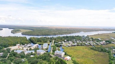 Captivating Coastal Getaway in Suwannee, FL! Welcome to - photo 17