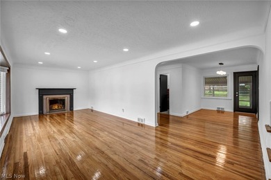 Stunning Newly Remodeled Home in Desirable Euclid! Welcome to - photo 23