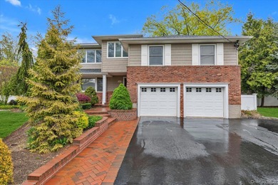 Welcome to 37 Rose Lane, a beautifully maintained 4-bedroom, 3 - photo 2