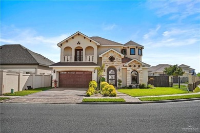 Parade of Homes Winner (2016) in Los Lagos! This beautiful 3 bed - photo 1