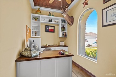 Parade of Homes Winner (2016) in Los Lagos! This beautiful 3 bed - photo 5