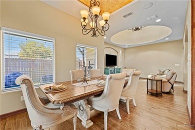 Parade of Homes Winner (2016) in Los Lagos! This beautiful 3 bed - photo 10