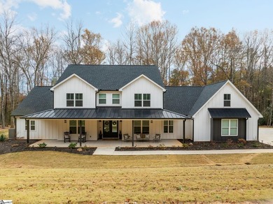 Experience luxurious modern farmhouse living on 5 wooded acres - photo 1