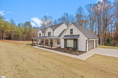 Experience luxurious modern farmhouse living on 5 wooded acres - photo 2