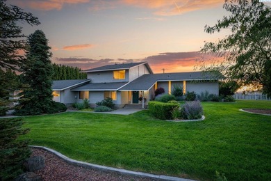 MLS# 293803 With 5 bedrooms, 3 bathrooms, and 2,869 sq. ft - photo 3