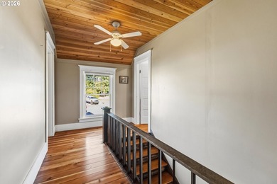Absolutely charming 1910 Craftsman farmhouse - calling all - photo 9