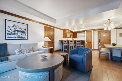 2024 renovations completed (including new decor, furniture - photo 6