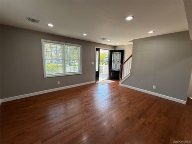 Beautifully renovated 4-bedroom, 2-bath home in Bay Shore - photo 6