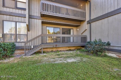 ** MOTIVATED SELLER*** Step into this , ground-floor corner unit - photo 11