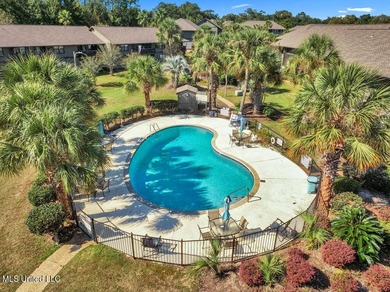 ** MOTIVATED SELLER*** Step into this , ground-floor corner unit - photo 12