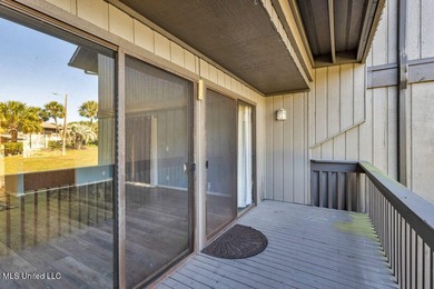 ** MOTIVATED SELLER*** Step into this , ground-floor corner unit - photo 14
