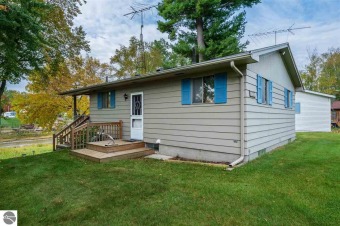 Wixom Lake Home For Sale in Beaverton Michigan