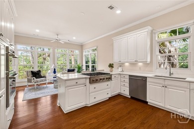 Elegant and exceptionally private patio home in Oakridge - photo 16