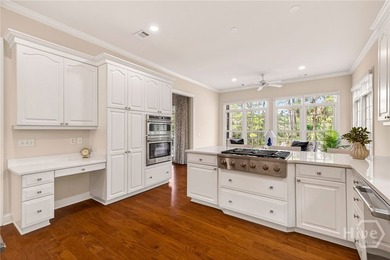 Elegant and exceptionally private patio home in Oakridge - photo 17