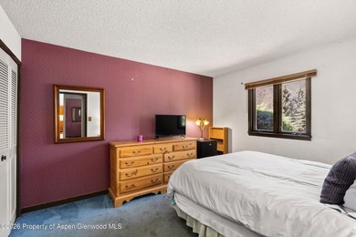Room to Roam, Views to Love Experience Mountain Living with an - photo 9