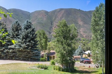 Room to Roam, Views to Love Experience Mountain Living with an - photo 10