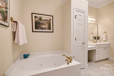 Elegant and exceptionally private patio home in Oakridge - photo 30