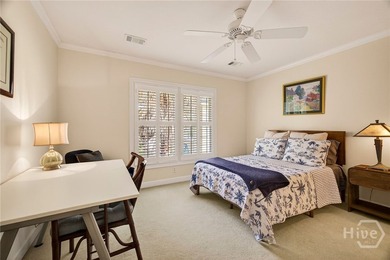 Elegant and exceptionally private patio home in Oakridge - photo 34