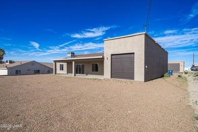 Beautifully designed 3 bedroom, 2 bathroom home featuring a - photo 36