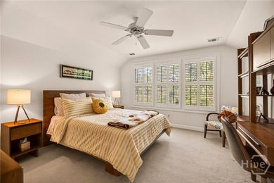 Elegant and exceptionally private patio home in Oakridge - photo 37