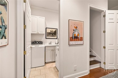 Elegant and exceptionally private patio home in Oakridge - photo 42