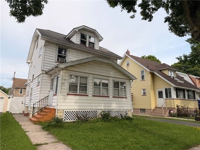 Welcome to 142 Rockview Terrace, where nearly a century of - photo 1