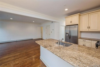 Desirable END UNIT beautifully maintained ,located in a - photo 11