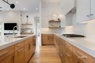 Experience luxury desert living in this beautifully appointed - photo 12