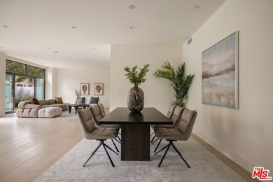 Welcome to 425 Palm in Prime Beverly Hills. Residence 101 offers - photo 13