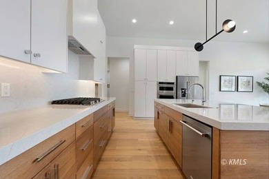 Experience luxury desert living in this beautifully appointed - photo 14