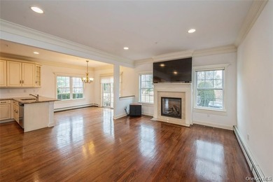 Desirable END UNIT beautifully maintained ,located in a - photo 14