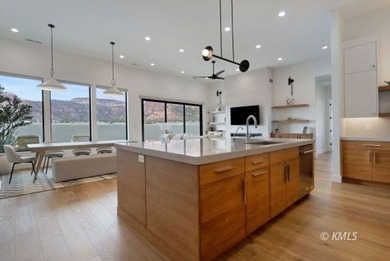 Experience luxury desert living in this beautifully appointed - photo 18