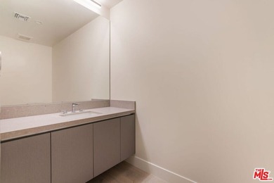 Welcome to 425 Palm in Prime Beverly Hills. Residence 101 offers - photo 23
