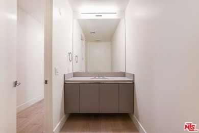 Welcome to 425 Palm in Prime Beverly Hills. Residence 101 offers - photo 24