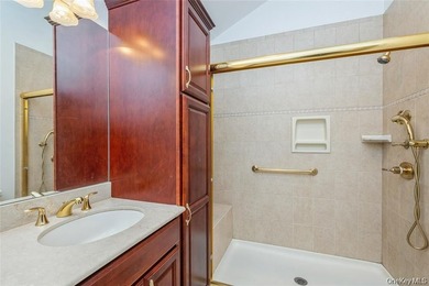 Desirable END UNIT beautifully maintained ,located in a - photo 29