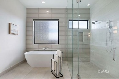 Experience luxury desert living in this beautifully appointed - photo 37