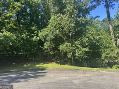 Beautiful culdesac lot to build your Dream home. Located in - photo 2