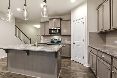 Seller's loss is your gain! MOVE IN READY - PRICED TO SELL! - photo 12